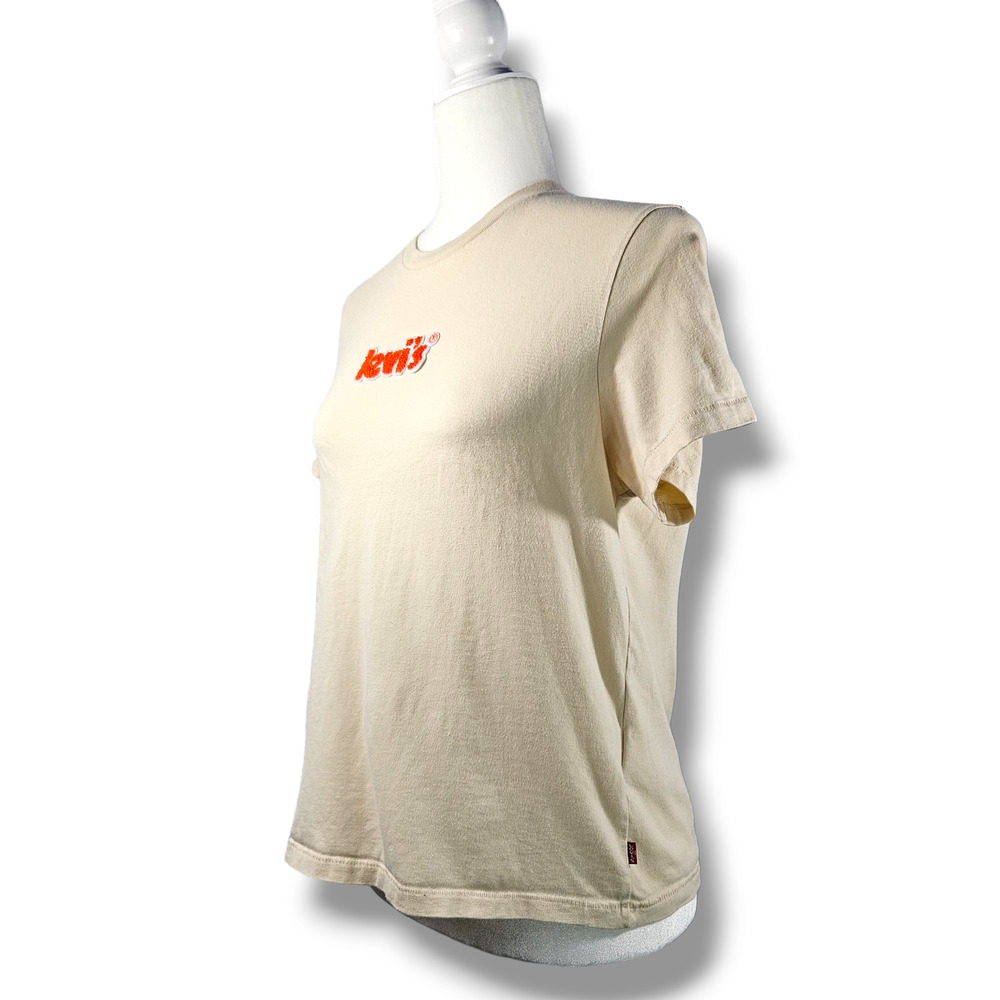 EUC Levi's Classic Brand Logo Patch Graphic Cotton T-Shirt Sz. M Light Tan‎